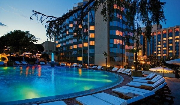 istanbul swissotel havuz istanbul yuzme havuzlari istanbul havuz rehberi istanbul havuzlar