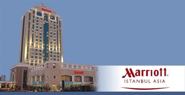 Marriott İstanbul Asia Havuz 3