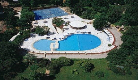 İstanbul Hilton Havuz 